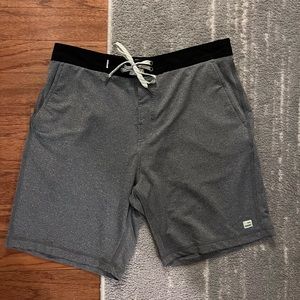 Vuori Shorts